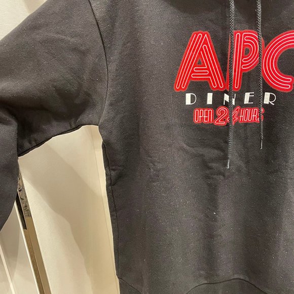 A.P.C.  BENITO DINNER LOGO GRAPHIC HOODIE IN BLK - Picture 9 of 13